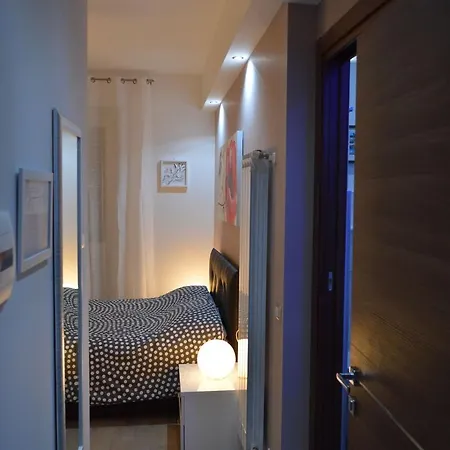 The Right Place Hotel
